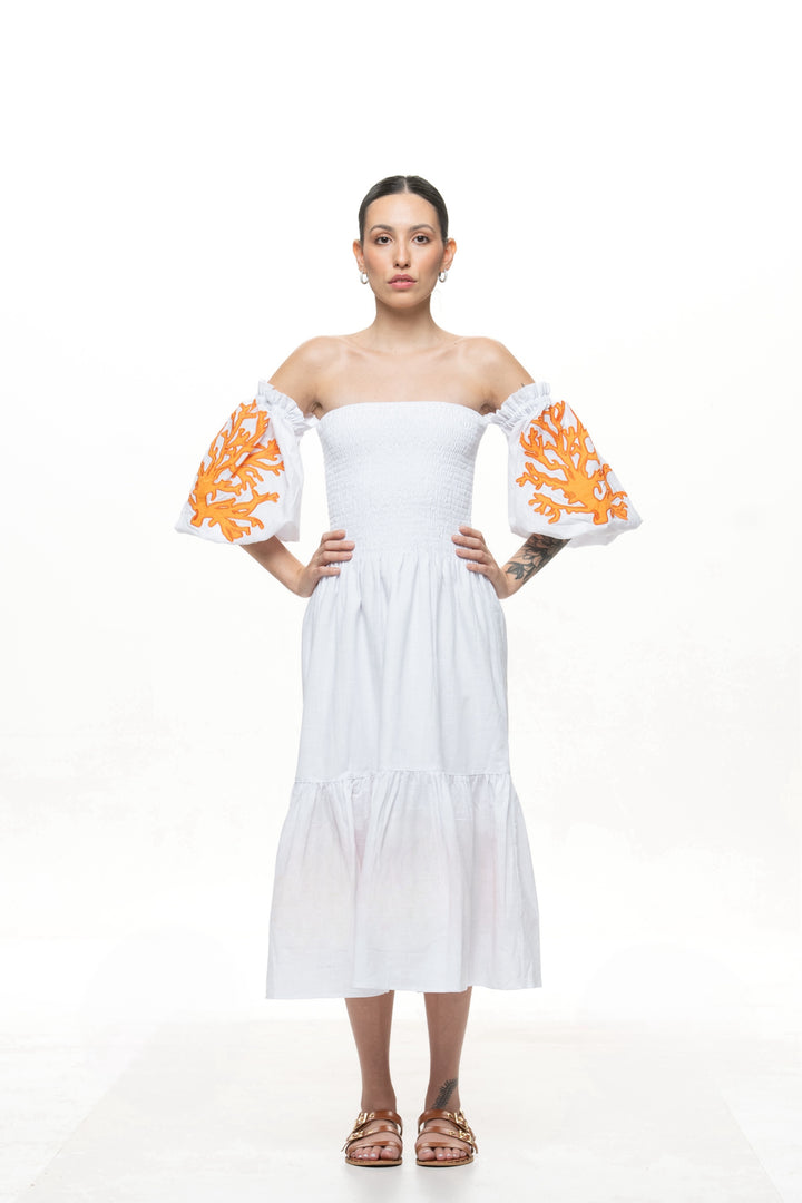 Vestido Lastex Basic Maraú Branco com Bordado Laranja
