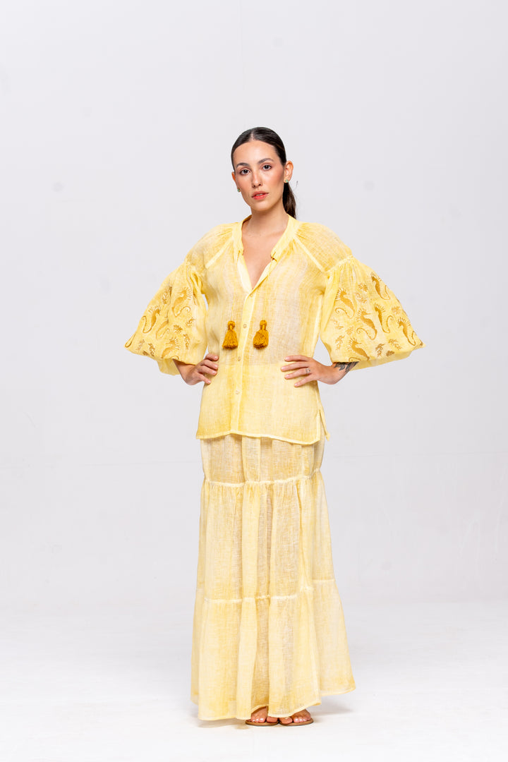 Bata Brigite Gaze de Linho Amarelo Manteiga Bordado Dourado