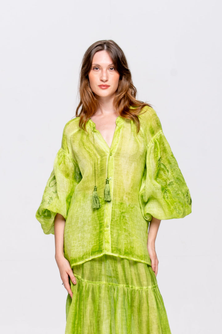 Bata Brigite Gaze de Linho Verde Bordado Verde Folha