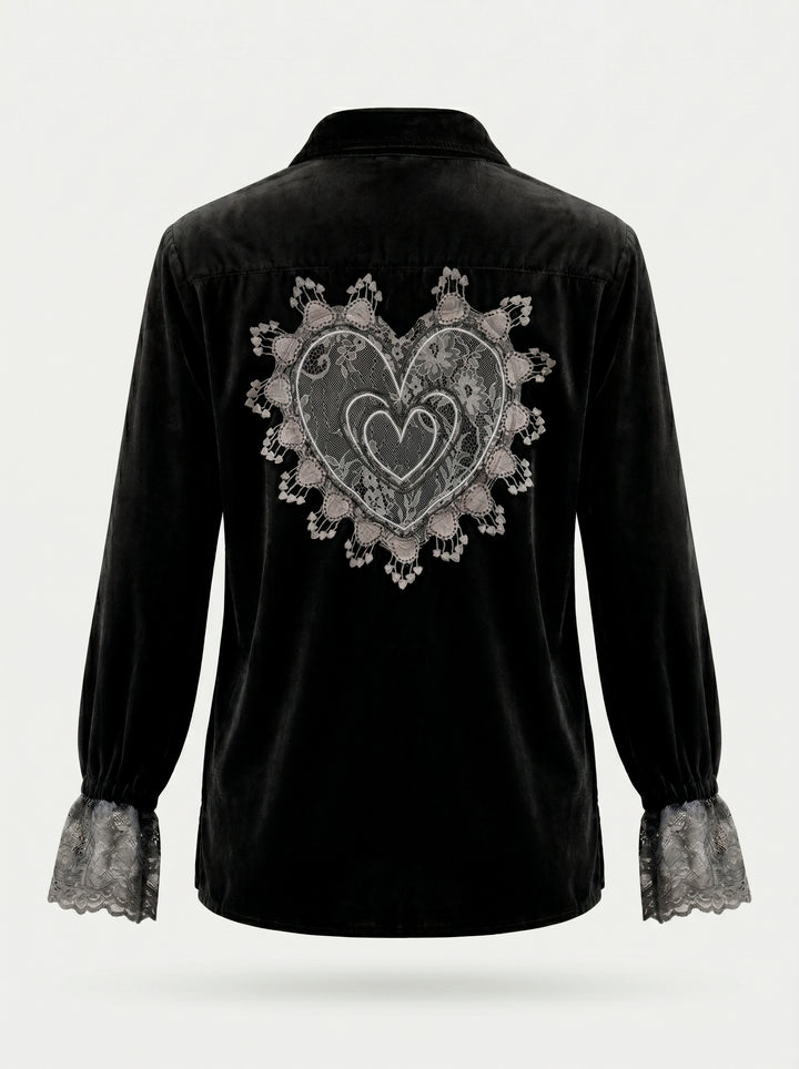 Camisa Antonella Veludo Preto Bordado Coração