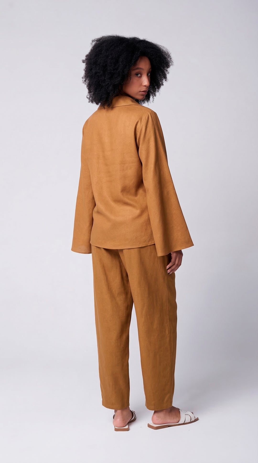 Bata Cotidiano Caramelo Bordado Casas