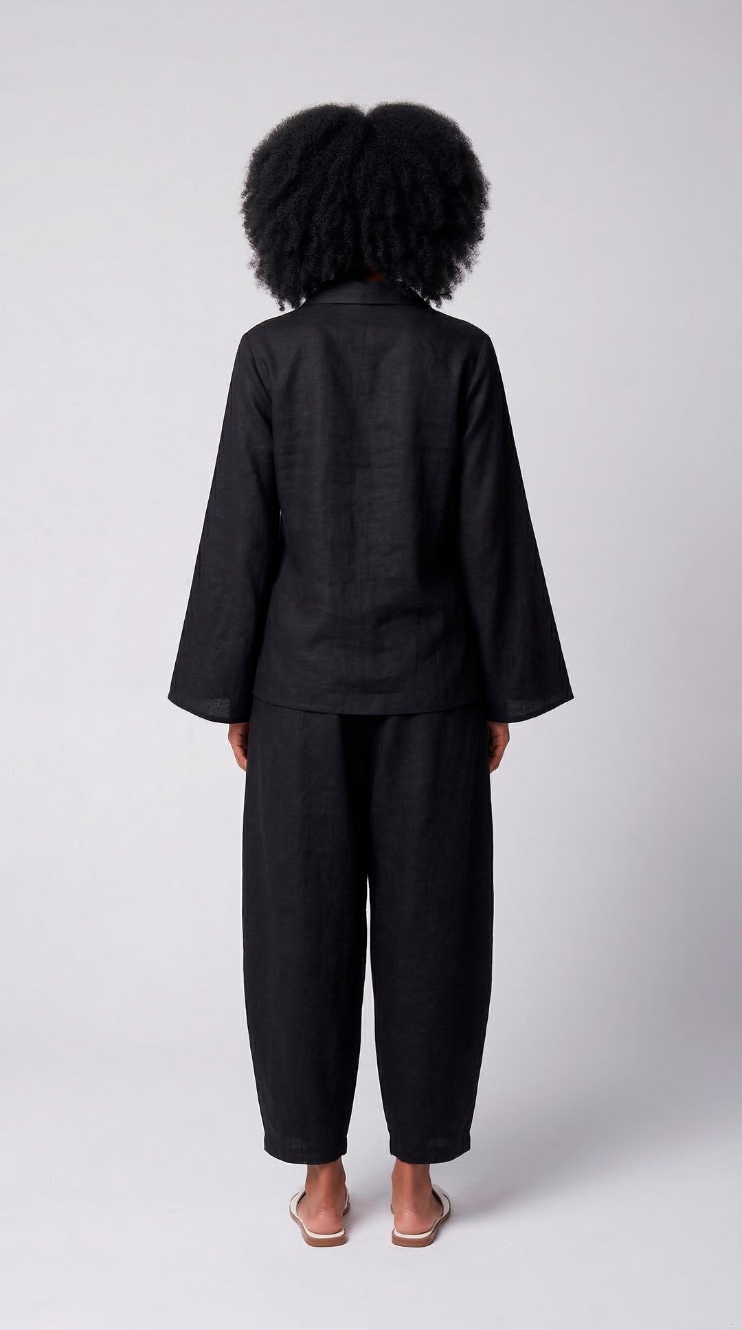 Bata Cotidiano Preta Bordado Casas