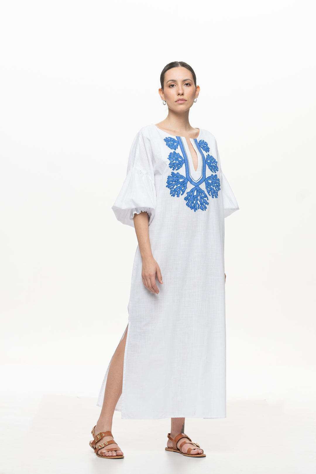 Vestido Pala Maraú Branco com Bordado Azul Turquesa