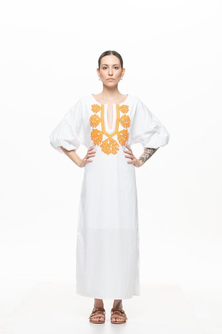 Vestido Pala Maraú Branco com Bordado Laranja