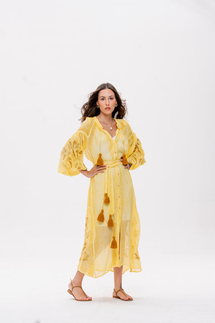 Vestido Nesga Brigite Gaze de Linho Amarelo Manteiga Bordado Dourado