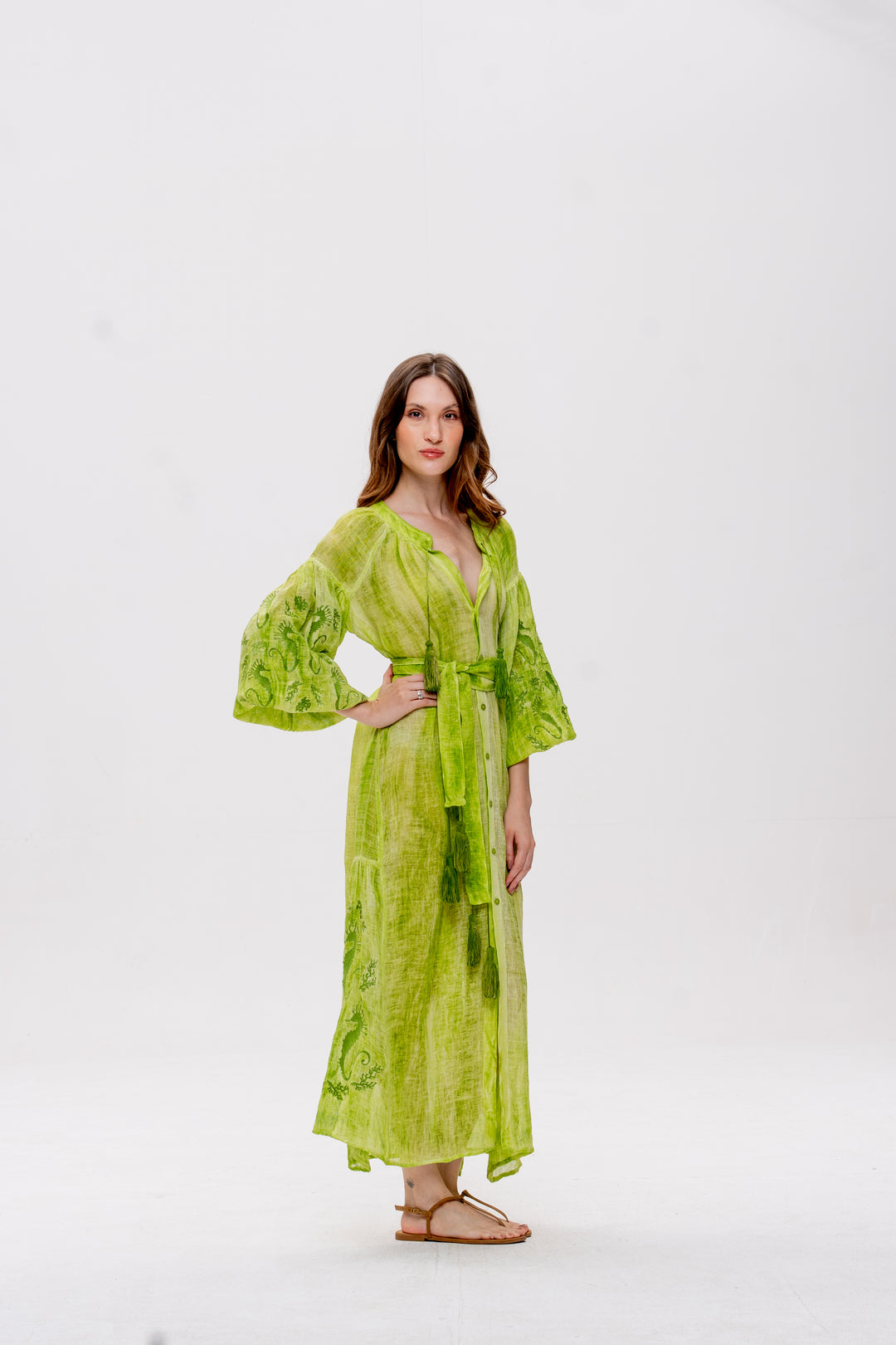 Vestido Nesga Brigite Gaze de Linho Verde Bordado Verde Folha
