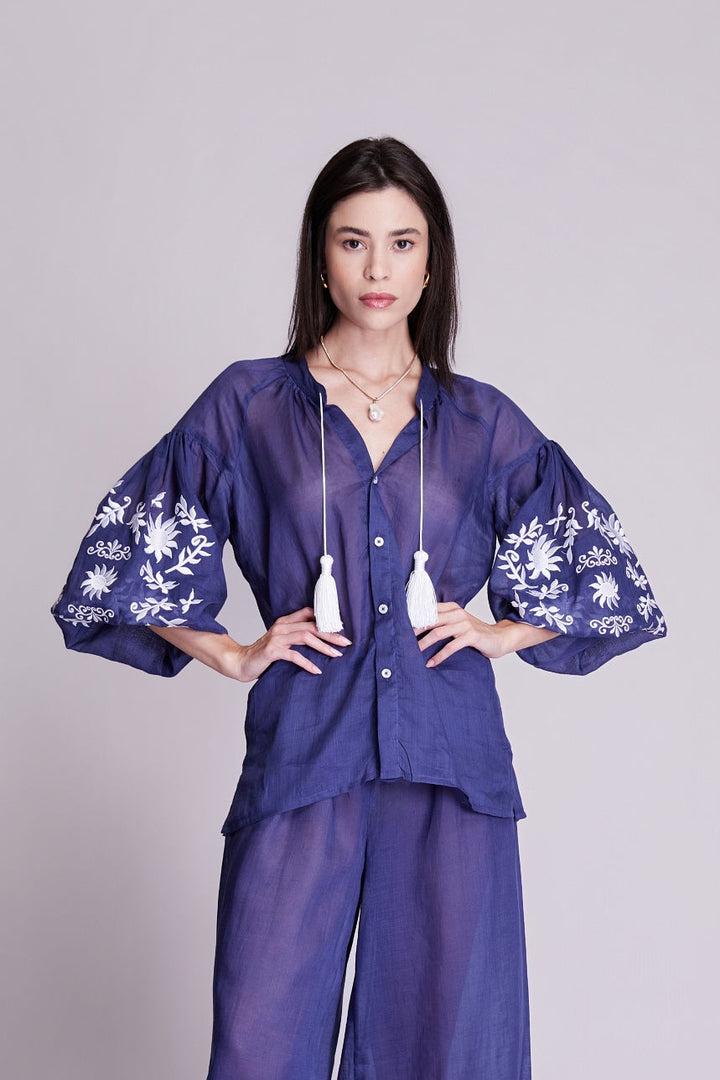 Bata Afrodity Rami Azul Marinho Bordado Branco