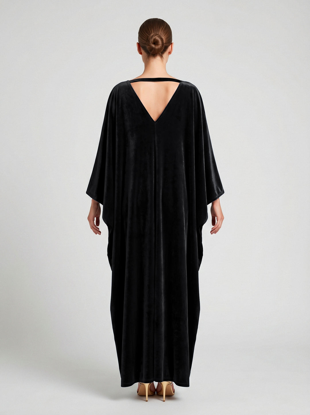 Kaftan Antonella Veludo Preto Bordado Prata
