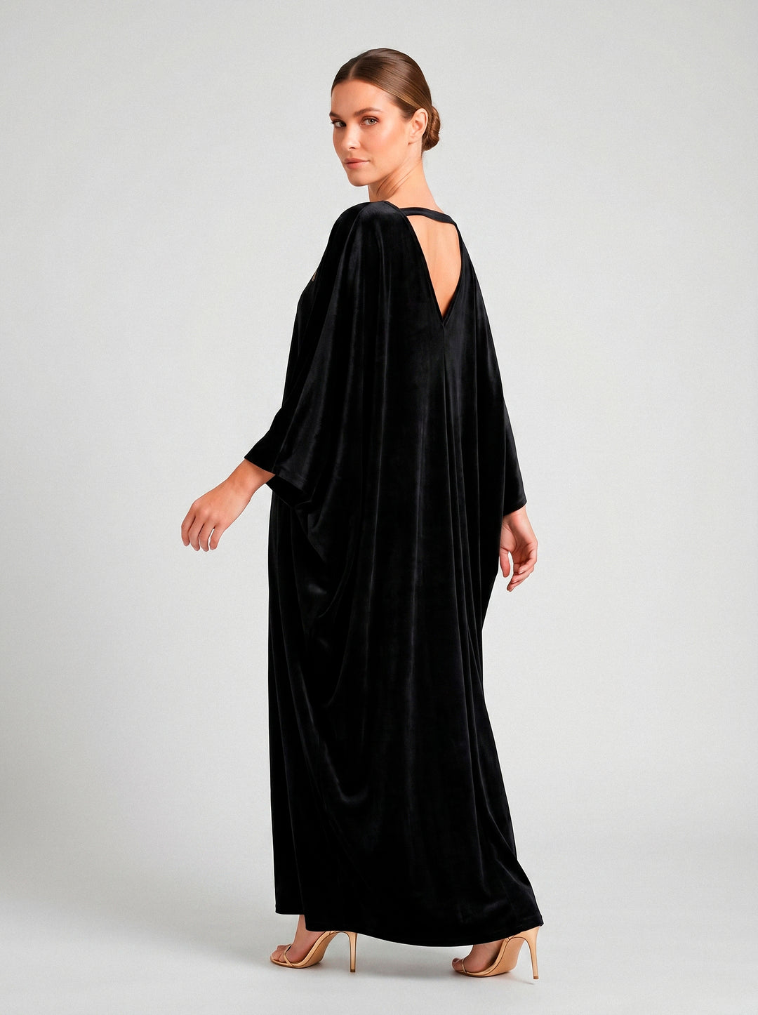 Kaftan Antonella Veludo Preto Bordado Prata