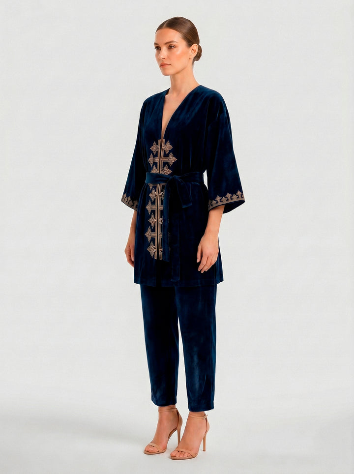 Kimono Antonella Veludo Azul Marinho Bordado Dourado