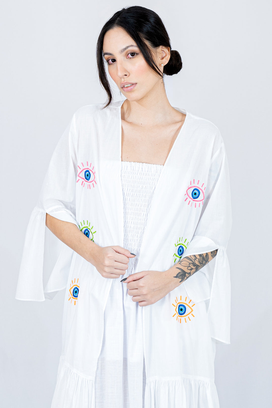 Kimono Proteção Branco com Olhos Coloridos