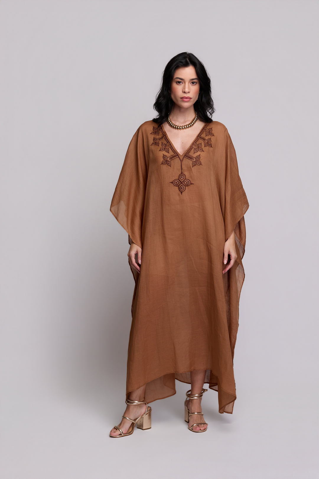 Kaftan Flora Rami Marrom Bordado Marrom