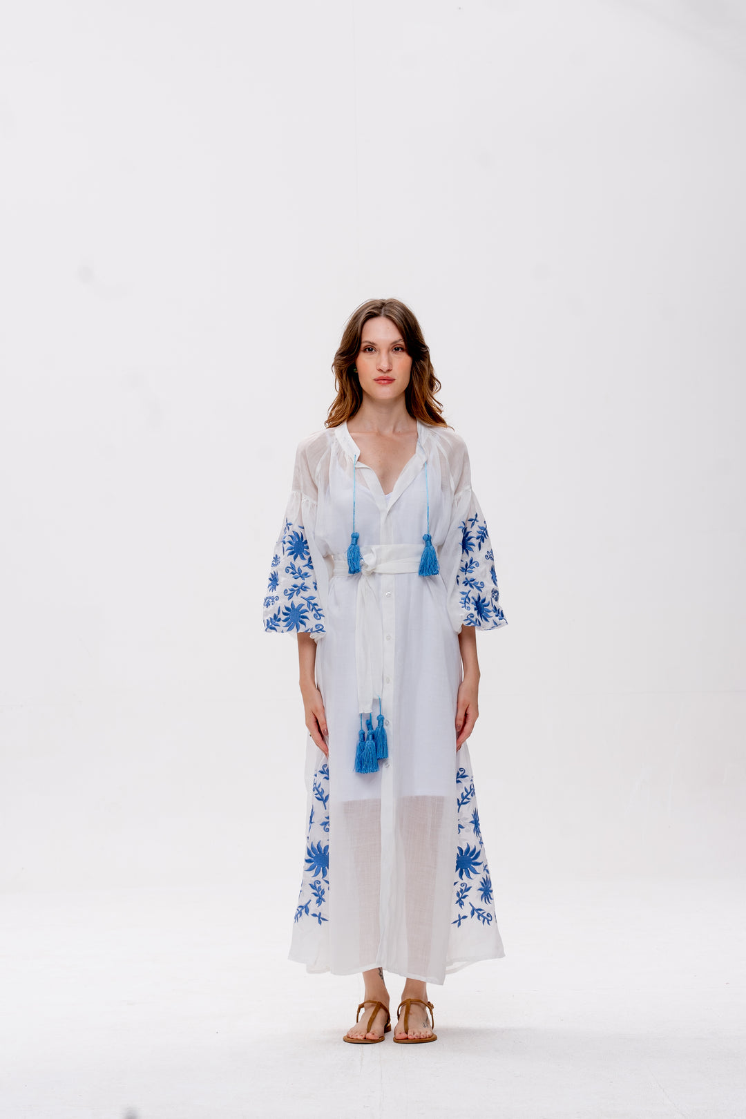 Vestido Nesga Afrodity Rami Branco Bordado Azul