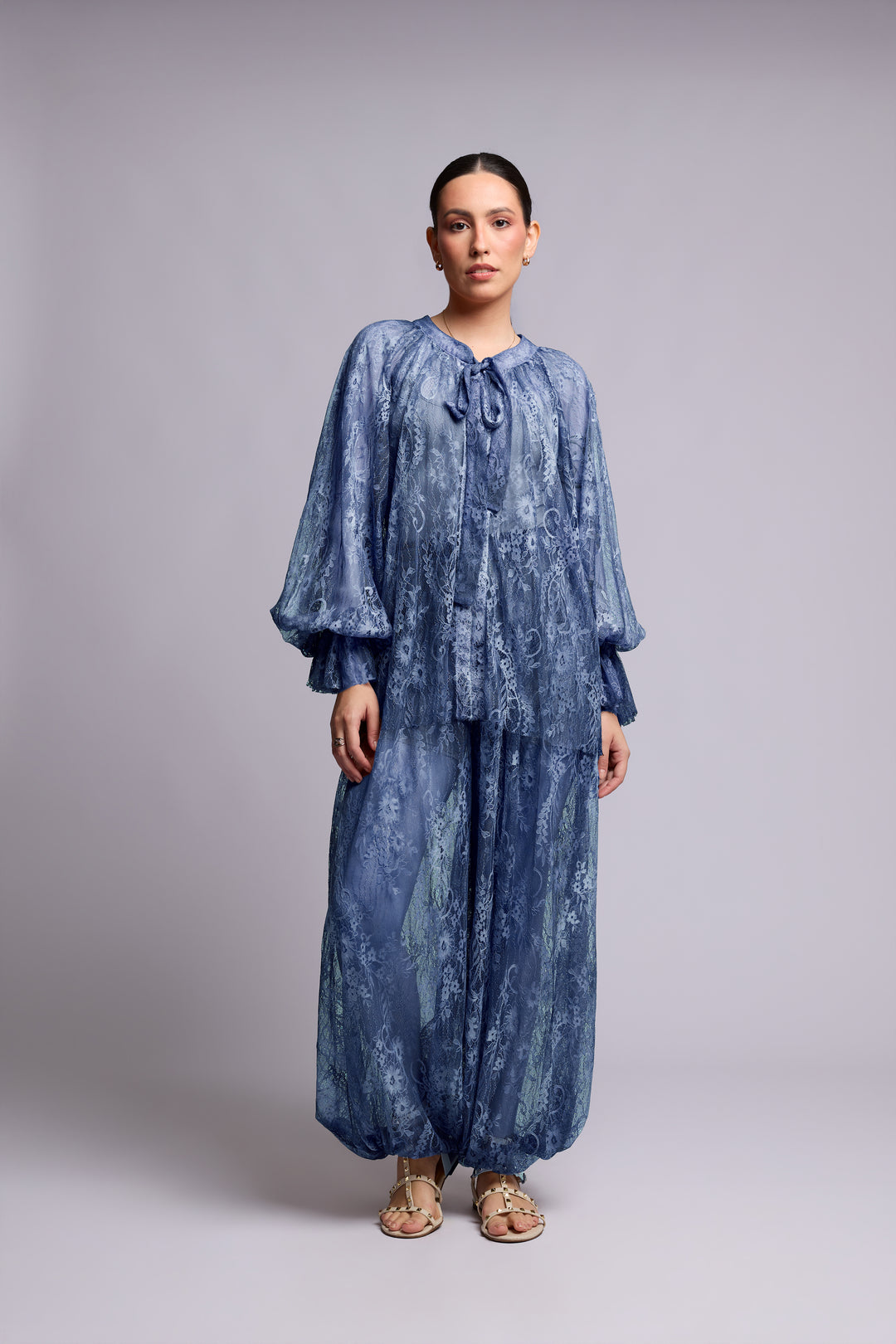 Bata Benedita Renda Chantilly Azul Índigo