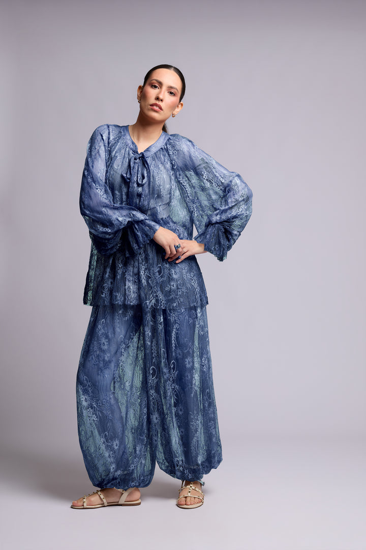 Bata Benedita Renda Chantilly Azul Índigo