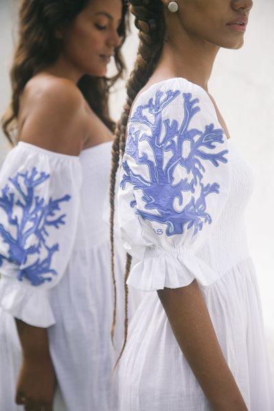 Vestido Coral Basic Branco com Azul - Sohoostyle